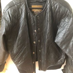 Express woman’s leather bomber jacket